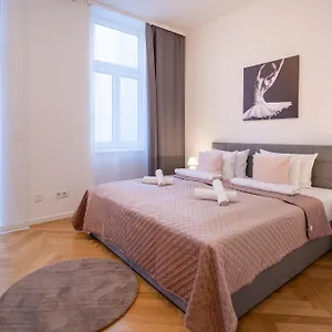home-sweet-homet6.vienna-besthotels.com/
